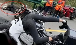 吃瓜车祸网红叫什么,揭秘网红“吃瓜”背后的惊心动魄瞬间