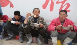 农民老张最新爆料新闻,揭秘农村新动向背后的惊人真相！