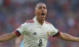 足坛最新爆料,最新爆料揭秘转会市场新动态