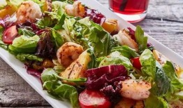 郑州网红西餐厅吃瓜事件,一场网络舆论的风波与反思