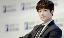 杨洋圈内爆料恋情视频,甜蜜视频揭秘明星私生活瞬间