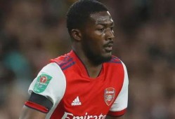 足坛最新爆料,最新爆料揭秘转会市场新动态